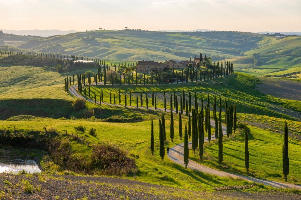 tuscany-road-trip-shutterstock_2230415385